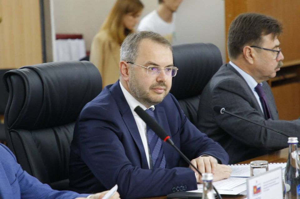 В Бишкеке состоялось заседание Управляющего совета Кыргызско-Российского Славянского университета имени первого Президента РФ Б.Н. Ельцина В Бишкеке состоялось заседание Управляющего совета Кыргызско-Российского Славянского университета имени первого Президента РФ Б.Н. Ельцина
