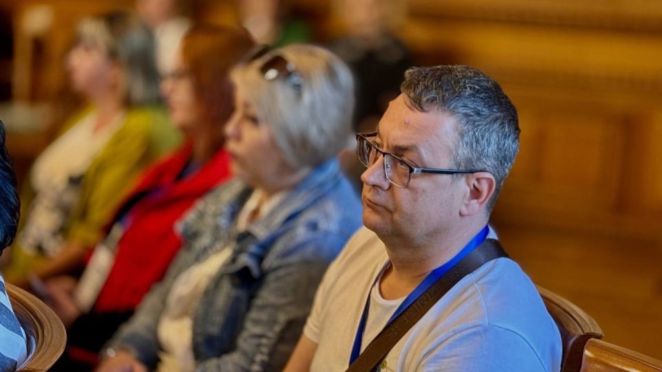 Руководители школ Мариуполя прибыли в Петербург для обмена опытом Руководители школ Мариуполя прибыли в Петербург для обмена опытом