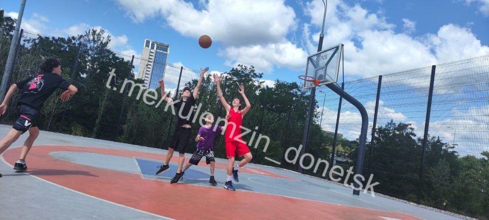 Алексей Кулемзин: В городском округе Донецк продолжается месячник «Спортивный Донбасс» Алексей Кулемзин: В городском округе Донецк продолжается месячник «Спортивный Донбасс»