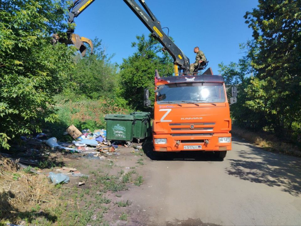 В Кировском внутригородском районе продолжаются работы по санитарному содержанию территории В Кировском внутригородском районе продолжаются работы по санитарному содержанию территории