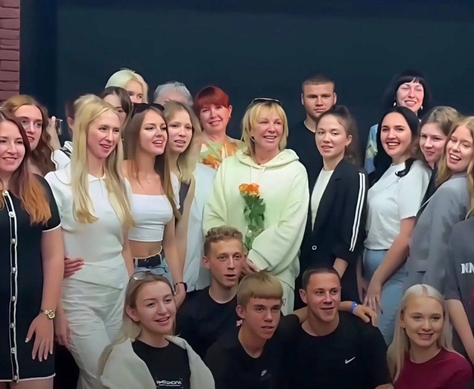 ДНР побывала народная артистка России Елена Яковлева ДНР побывала народная артистка России Елена Яковлева