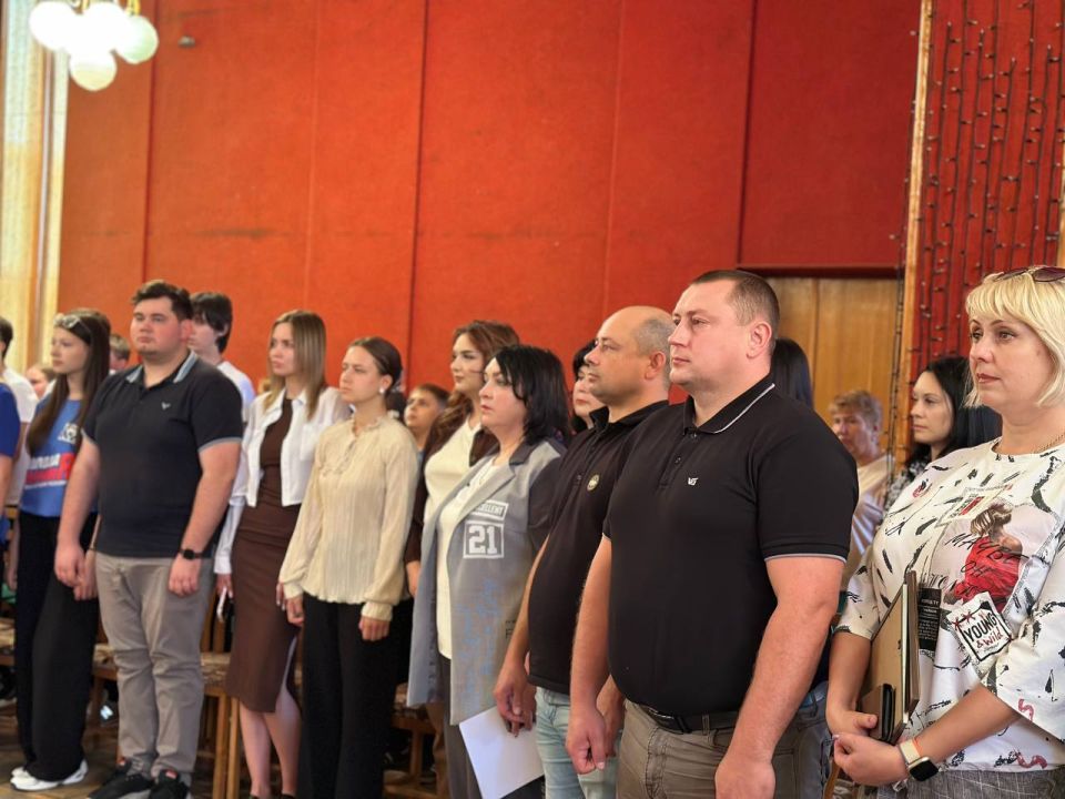 Денис Зубов: С Днём молодежи!!. В преддверии празднования Дня молодежи в городском округе Иловайск состоялось праздничное мероприятие, в котором приняли участие представители всех молодежных организаций, активисты округа... Денис Зубов: С Днём молодежи!!. В преддверии празднования Дня молодежи в городском округе Иловайск состоялось праздничное мероприятие, в котором приняли участие представители всех молодежных организаций, активисты округа...