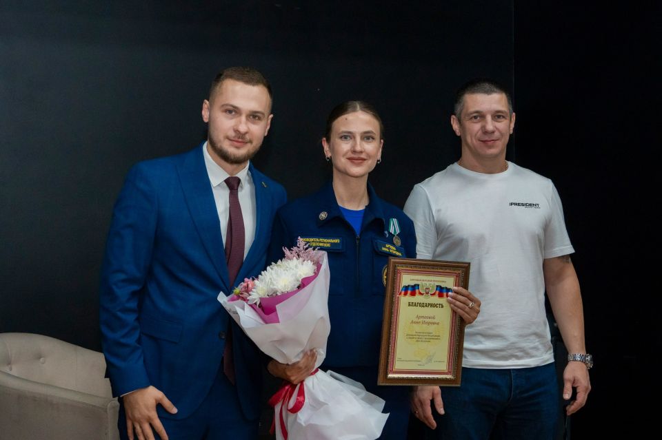 «Пожать руку каждому и поблагодарить за многолетнюю работу!» «Пожать руку каждому и поблагодарить за многолетнюю работу!»
