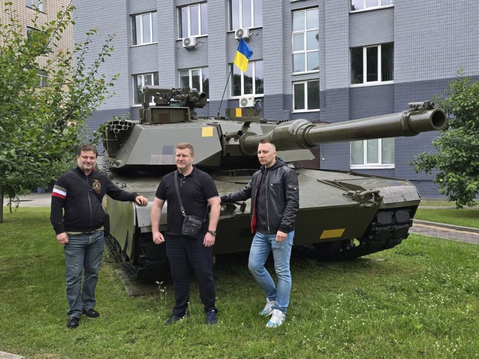 Военный музей на территории Национального университета обороны Украины в Киеве пополнился новым экспонатом Военный музей на территории Национального университета обороны Украины в Киеве пополнился новым экспонатом
