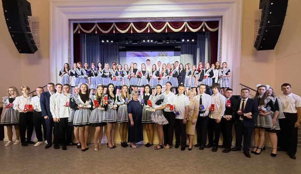 Ольга Колударова: Выпускникам Республики торжественно вручили аттестаты об образовании Ольга Колударова: Выпускникам Республики торжественно вручили аттестаты об образовании