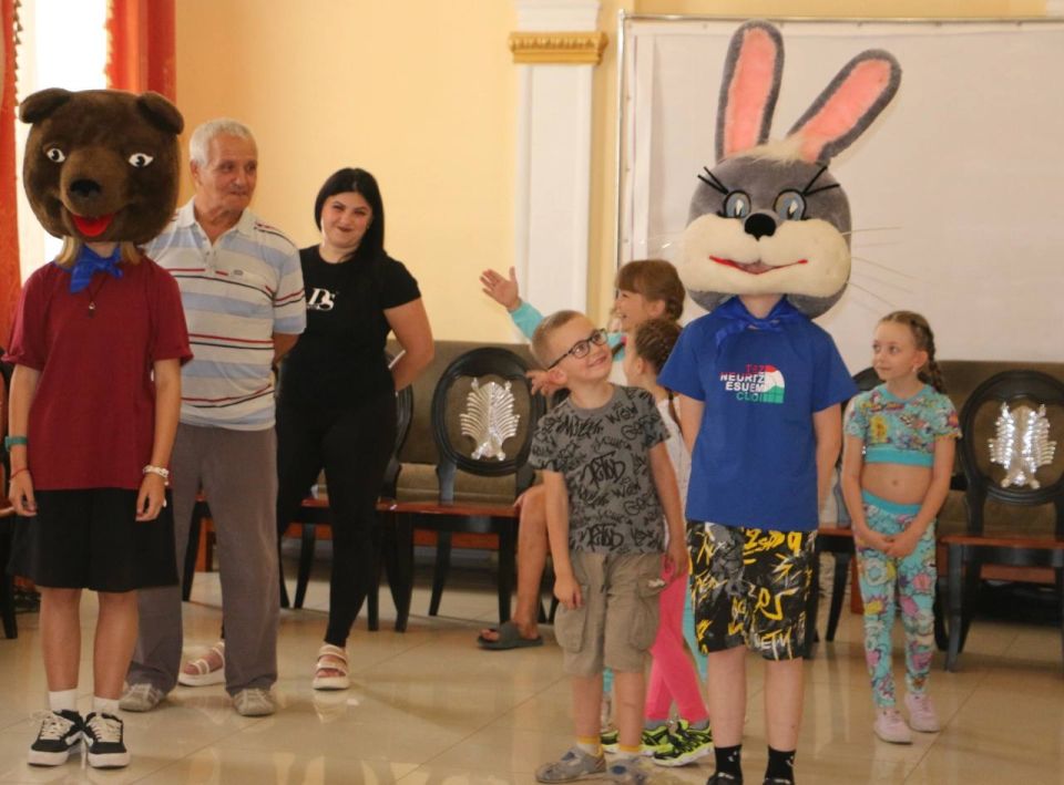 27 июня Харцызский городской Дворец культуры , совместно с Харцызским городским центром физического здоровья населения «Спорт для всех» и Отделением филиала Фонда «Защитники Отечества» по г. Харцызск, провели весёлые... 27 июня Харцызский городской Дворец культуры , совместно с Харцызским городским центром физического здоровья населения «Спорт для всех» и Отделением филиала Фонда «Защитники Отечества» по г. Харцызск, провели весёлые...