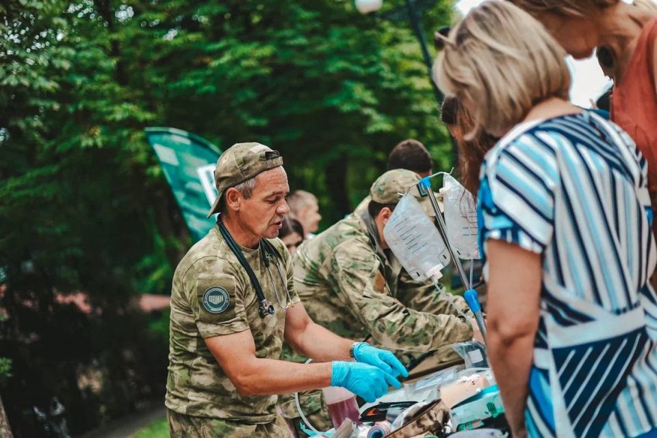 День молодежи впервые отметили очно в центральном парке Донецка и провели фестиваль на главной площади Мариуполя День молодежи впервые отметили очно в центральном парке Донецка и провели фестиваль на главной площади Мариуполя
