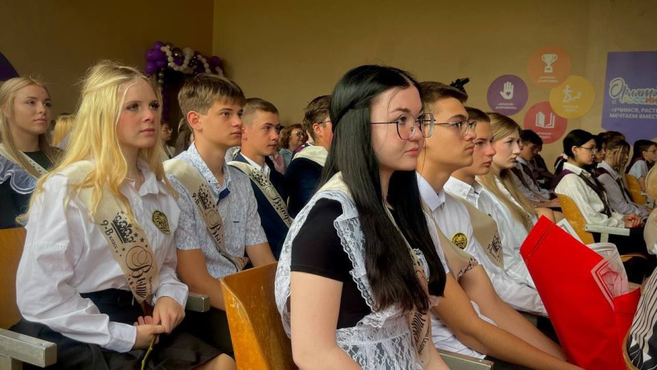 Ольга Колударова: Выпускникам Республики торжественно вручили аттестаты об образовании Ольга Колударова: Выпускникам Республики торжественно вручили аттестаты об образовании