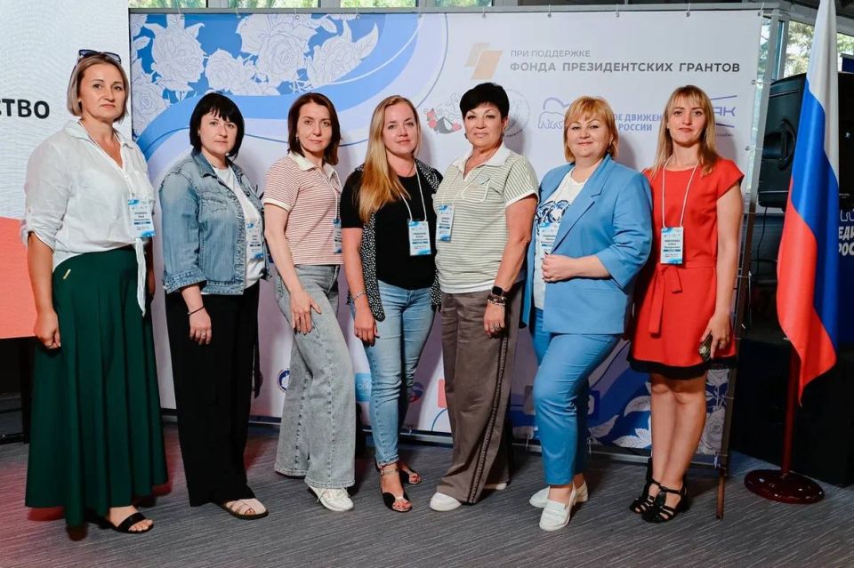 От всей души хочу выразить искреннюю признательность и безграничную благодарность Председателю Региональной общественной организации "Союз женщин ДНР" Екатерине Геннадиевна Мартьяновой за приглашение и возможность личного... От всей души хочу выразить искреннюю признательность и безграничную благодарность Председателю Региональной общественной организации "Союз женщин ДНР" Екатерине Геннадиевна Мартьяновой за приглашение и возможность личного...