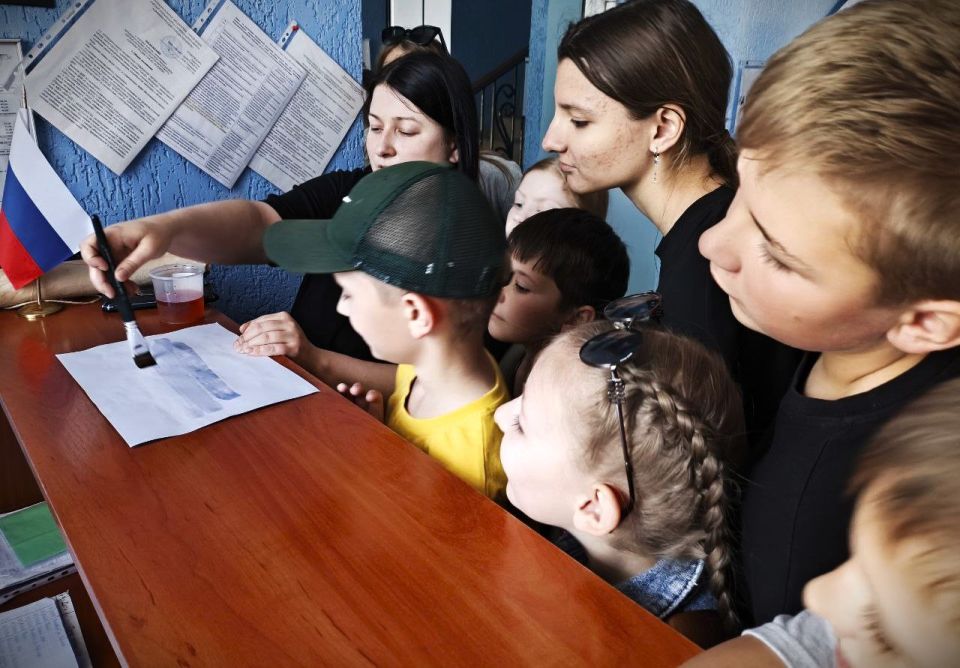 Квест-игра. 28 июня Россия отмечает День молодежи – настоящий гимн молодости, свободе самовыражения и творческому вдохновению Квест-игра. 28 июня Россия отмечает День молодежи – настоящий гимн молодости, свободе самовыражения и творческому вдохновению