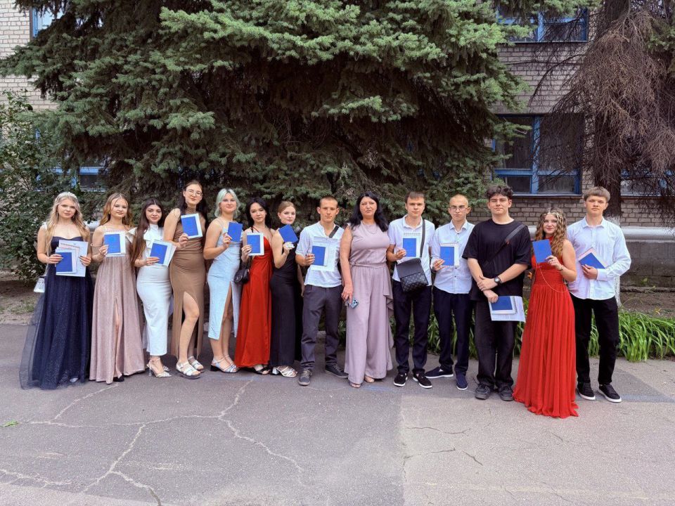 Игорь Мартынов: Торжественное вручение аттестатов выпускникам 9 и 11 классов Игорь Мартынов: Торжественное вручение аттестатов выпускникам 9 и 11 классов