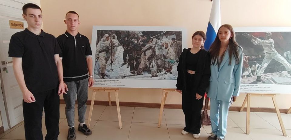 В рамках празднования Дня молодежи была организована интерактивная площадка, представляющая собой выставку фотографий военно-патриотической тематики В рамках празднования Дня молодежи была организована интерактивная площадка, представляющая собой выставку фотографий военно-патриотической тематики