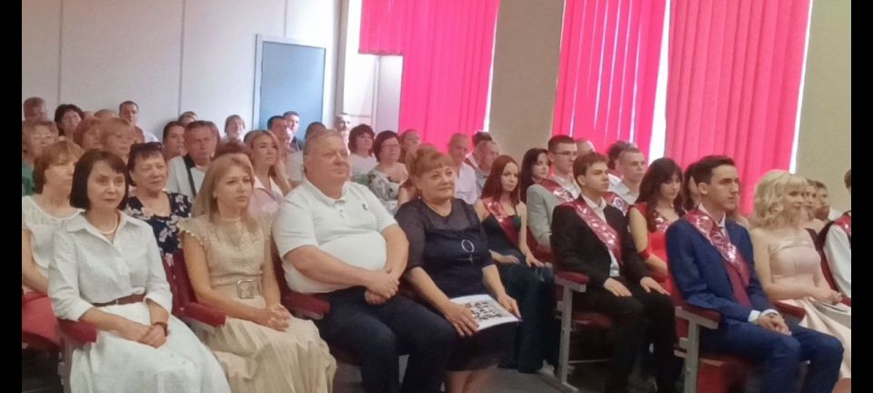 Юрий Будрин: 28 июня 2025 года, в ГБОУ "Специализированная школа с углубленным изучением иностранных языков № 115 г. о. Донецк" и. о. руководителя Управы Кировского внутригородского района Администрации городского округа... Юрий Будрин: 28 июня 2025 года, в ГБОУ "Специализированная школа с углубленным изучением иностранных языков № 115 г. о. Донецк" и. о. руководителя Управы Кировского внутригородского района Администрации городского округа...