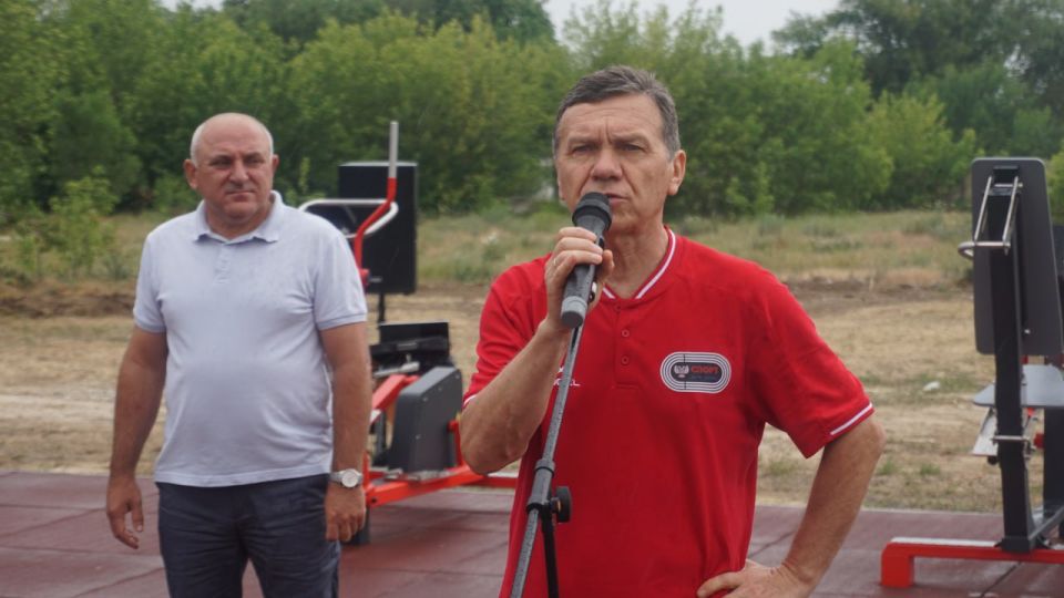Борис Трима: ГТО для всех: новая спортплощадка для подготовки и сдачи нормативов открыта в Мангуше Борис Трима: ГТО для всех: новая спортплощадка для подготовки и сдачи нормативов открыта в Мангуше