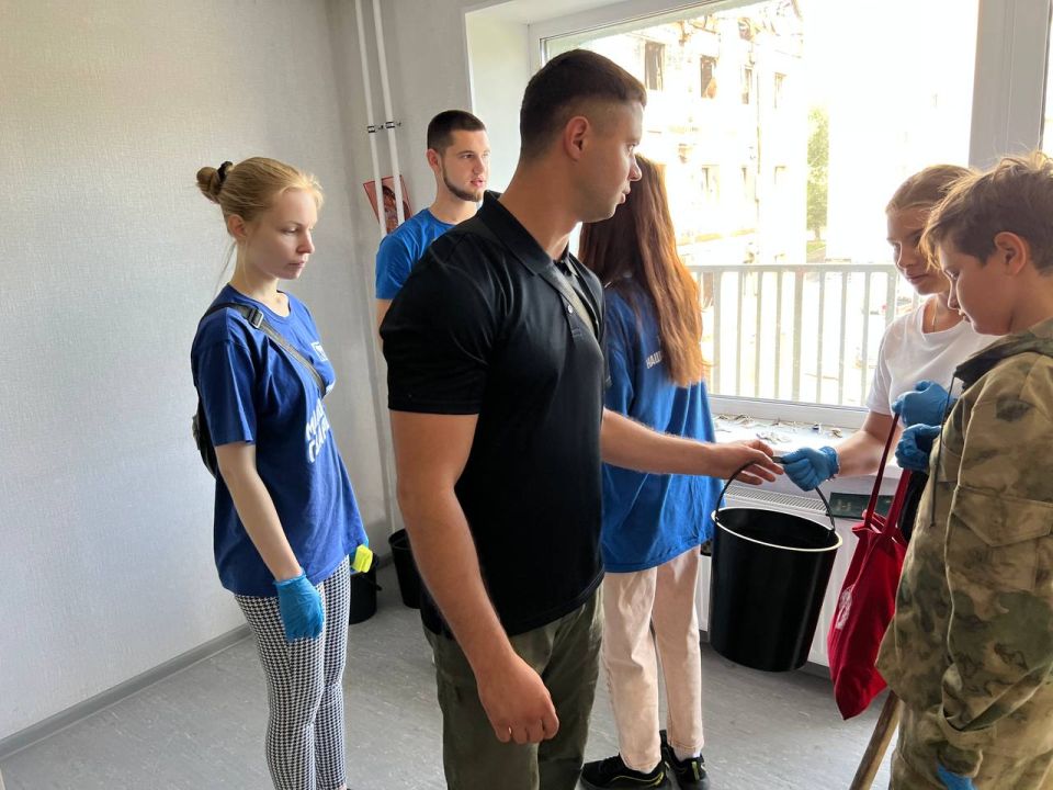 Молодёжь Мариуполя готовит праздник для выпускников всей Республики Молодёжь Мариуполя готовит праздник для выпускников всей Республики