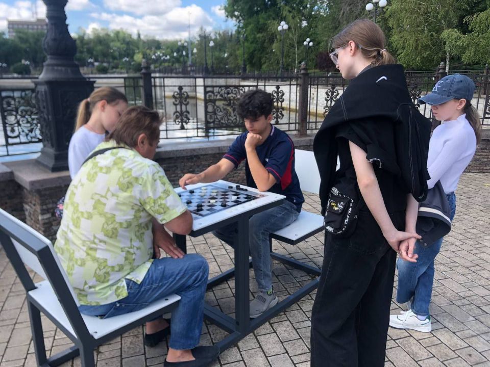На шахматном бульваре РВИО в Донецке прошел городской блиц-турнир На шахматном бульваре РВИО в Донецке прошел городской блиц-турнир