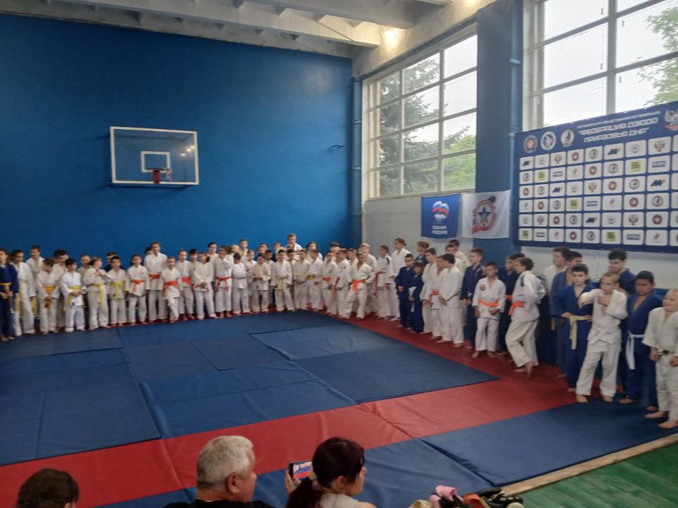 Василий Овчаров: 28 июня в рамках народной программы "Единой России" "Детский спорт" в Новоазовске прошло открытое первенство по дзюдо, приуроченное ко Дню молодежи и памяти заслуженного мастера спорта СССР Зырянова Л.А Василий Овчаров: 28 июня в рамках народной программы "Единой России" "Детский спорт" в Новоазовске прошло открытое первенство по дзюдо, приуроченное ко Дню молодежи и памяти заслуженного мастера спорта СССР Зырянова Л.А