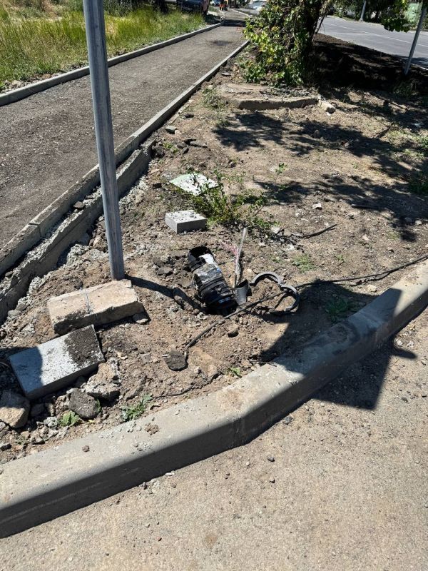 27.06.2025 в 12:00 в диспетчерскую службу ГУП ДНР «УГЛЕТЕЛЕКОМ» поступило обращение об отсутствии телекоммуникационных услуг от пользователя «ИП Кокташ А.И.» (г. Мариуполь) 27.06.2025 в 12:00 в диспетчерскую службу ГУП ДНР «УГЛЕТЕЛЕКОМ» поступило обращение об отсутствии телекоммуникационных услуг от пользователя «ИП Кокташ А.И.» (г. Мариуполь)