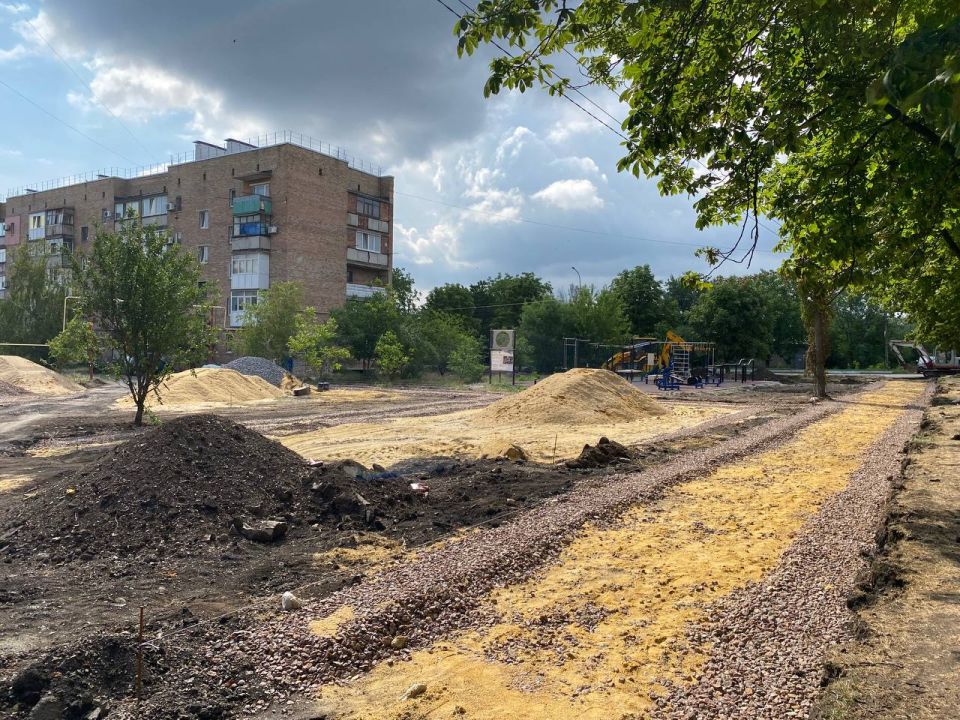 Денис Зубов: По итогам голосования в 2024 году в рамках программы "Формирование комфортной городской среды" на территории городского округа Иловайск жителями была определена территория в районе дома № 1 по переулку... Денис Зубов: По итогам голосования в 2024 году в рамках программы "Формирование комфортной городской среды" на территории городского округа Иловайск жителями была определена территория в районе дома № 1 по переулку...