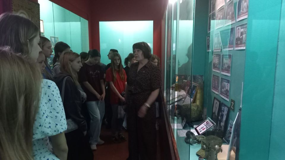 Музей посетили представители молодежных организаций: «Молодёжная Республика», «Молодая Гвардия», «Движение первых», «Народная Дружина» и члены семей участников СВО Музей посетили представители молодежных организаций: «Молодёжная Республика», «Молодая Гвардия», «Движение первых», «Народная Дружина» и члены семей участников СВО