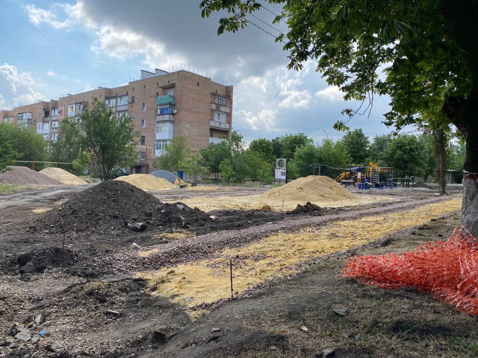 Денис Зубов: По итогам голосования в 2024 году в рамках программы "Формирование комфортной городской среды" на территории городского округа Иловайск жителями была определена территория в районе дома № 1 по переулку... Денис Зубов: По итогам голосования в 2024 году в рамках программы "Формирование комфортной городской среды" на территории городского округа Иловайск жителями была определена территория в районе дома № 1 по переулку...