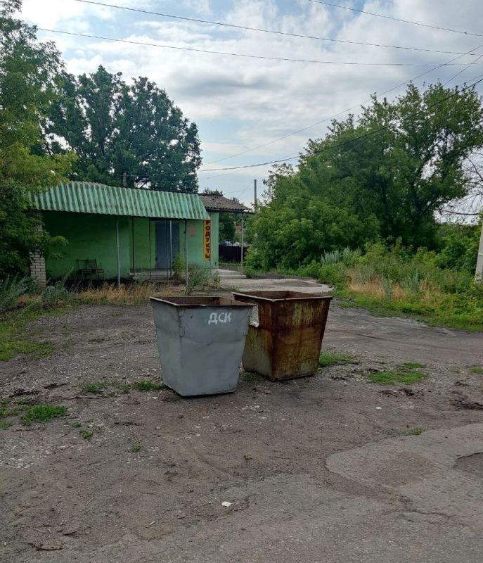 В пгт Ольховка установили контейнерные баки для сбора мусора В пгт Ольховка установили контейнерные баки для сбора мусора