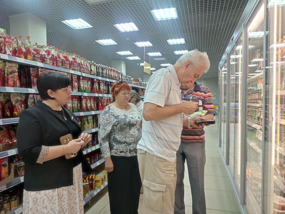 Валентин Левченко: Представителями Народного контроля Общественного движения «Донецкая Республика» совместно с сотрудниками Управы Киевского внутригородского района администрации городского округа Донецк в июне проведен... Валентин Левченко: Представителями Народного контроля Общественного движения «Донецкая Республика» совместно с сотрудниками Управы Киевского внутригородского района администрации городского округа Донецк в июне проведен...