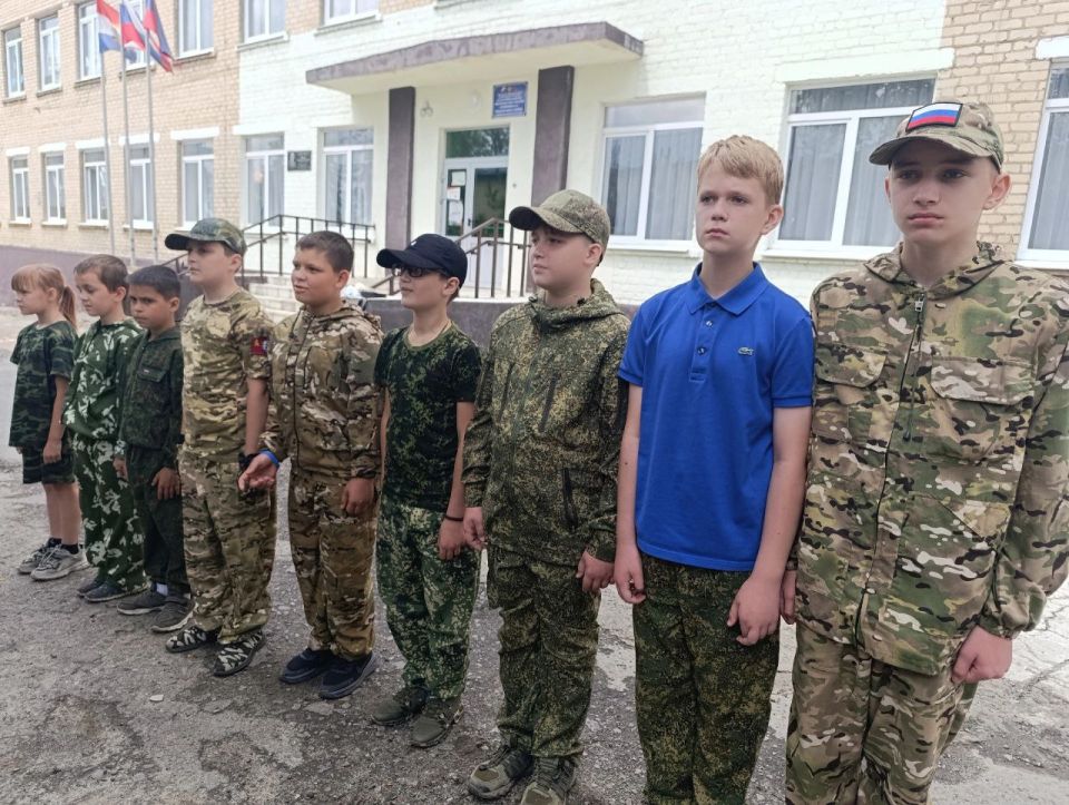 Юнармейцы местного отделения г.о Снежное ВВПОД "МОЛОДАЯ ГВАРДИЯ ЮНАРМИЯ" ВПК "Оплот" 29.06.2025 провели занятия Юнармейцы местного отделения г.о Снежное ВВПОД "МОЛОДАЯ ГВАРДИЯ ЮНАРМИЯ" ВПК "Оплот" 29.06.2025 провели занятия