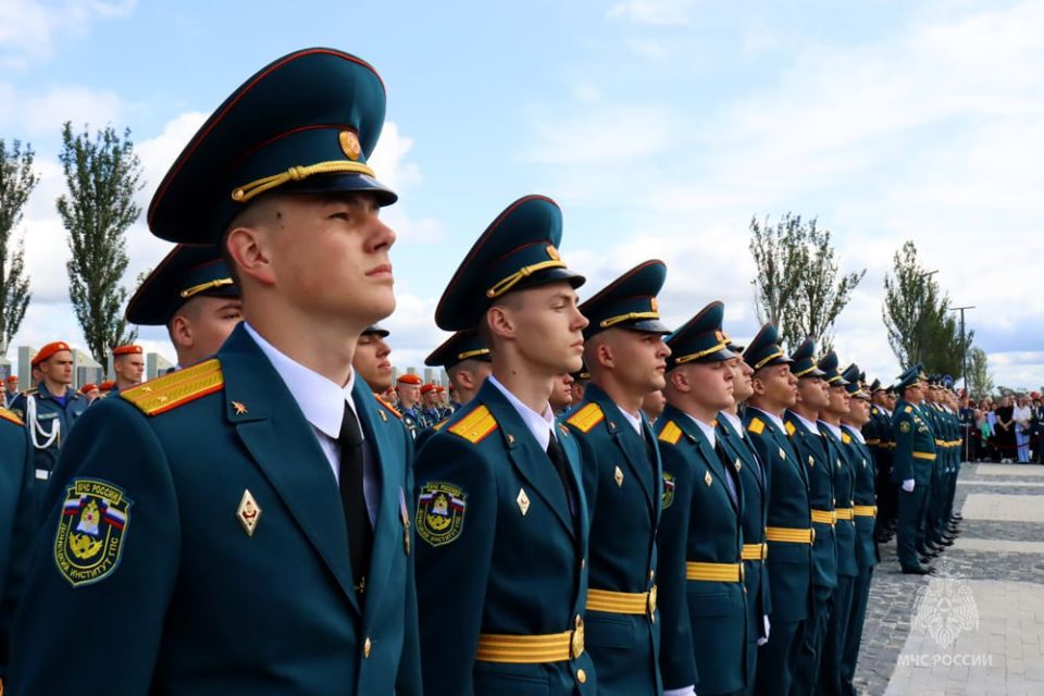 Выпуск 2025 - будущее МЧС России Выпуск 2025 - будущее МЧС России