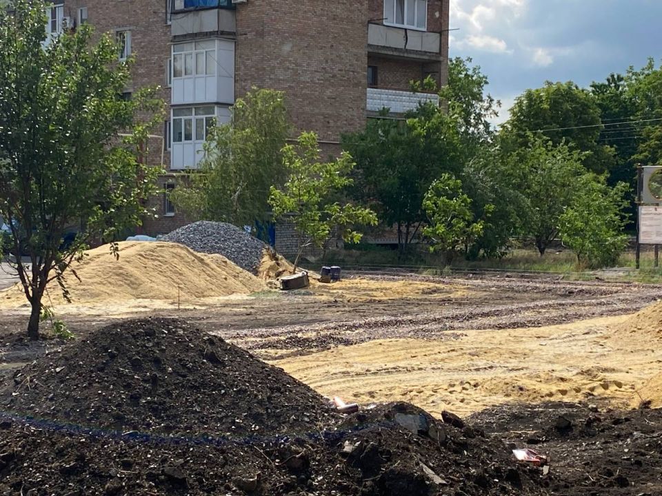 Денис Зубов: По итогам голосования в 2024 году в рамках программы "Формирование комфортной городской среды" на территории городского округа Иловайск жителями была определена территория в районе дома № 1 по переулку... Денис Зубов: По итогам голосования в 2024 году в рамках программы "Формирование комфортной городской среды" на территории городского округа Иловайск жителями была определена территория в районе дома № 1 по переулку...