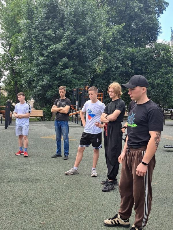 29 июня 2025 года в рамках акции "Спортивный Донбасс" в городском округе Торез были организованы соревнования «Открытый турнир по армлифтингу среди мужчин» 29 июня 2025 года в рамках акции "Спортивный Донбасс" в городском округе Торез были организованы соревнования «Открытый турнир по армлифтингу среди мужчин»