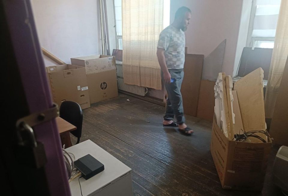 Хабаровский край ремонтирует здание администрации Дебальцево Хабаровский край ремонтирует здание администрации Дебальцево