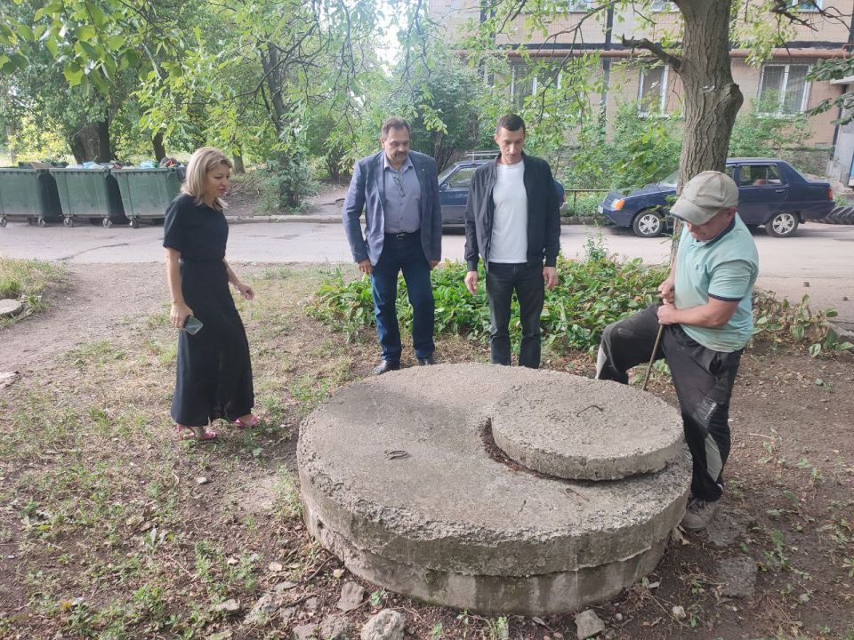 Юрий Будрин: Сегодня, 30 июня, в рамках проекта «Управдом», реализуемого Единой Россией, и.о. руководителя Управы Кировского внутригородского района Юлия Петрушина совместно с заместителем руководителя Управы Александром... Юрий Будрин: Сегодня, 30 июня, в рамках проекта «Управдом», реализуемого Единой Россией, и.о. руководителя Управы Кировского внутригородского района Юлия Петрушина совместно с заместителем руководителя Управы Александром...