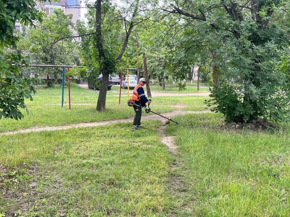 МУП «Простор» ежедневно выполняет все необходимые работы по содержанию городских улиц МУП «Простор» ежедневно выполняет все необходимые работы по содержанию городских улиц