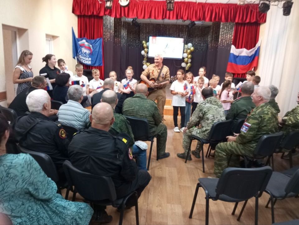 Сегодня, 1 июля, в День ветеранов боевых действий в рамках проекта «Старшие поколения» партии «Единая Россия» проведено мероприятие, цель которого направлена на то, чтобы отдать дань памяти воинам, их мужеству, героизму... Сегодня, 1 июля, в День ветеранов боевых действий в рамках проекта «Старшие поколения» партии «Единая Россия» проведено мероприятие, цель которого направлена на то, чтобы отдать дань памяти воинам, их мужеству, героизму...