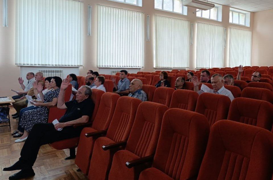 Игорь Лызов: Принял участие в 52-м заседании Амвросиевского муниципального совета ДНР первого созыва Игорь Лызов: Принял участие в 52-м заседании Амвросиевского муниципального совета ДНР первого созыва
