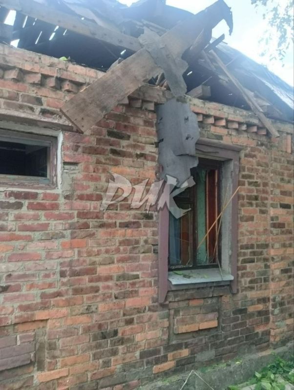 Иван Приходько: В результате сброса взрывоопасного предмета с БПЛА ВФУ повреждён дом в посёлке станции Никитовка (Никитовский район Горловки) Иван Приходько: В результате сброса взрывоопасного предмета с БПЛА ВФУ повреждён дом в посёлке станции Никитовка (Никитовский район Горловки)