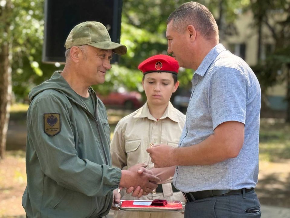 Александр Шатов: В Шахтерске состоялось памятное мероприятие с возложением цветов, посвященное Дню ветеранов боевых действий Александр Шатов: В Шахтерске состоялось памятное мероприятие с возложением цветов, посвященное Дню ветеранов боевых действий