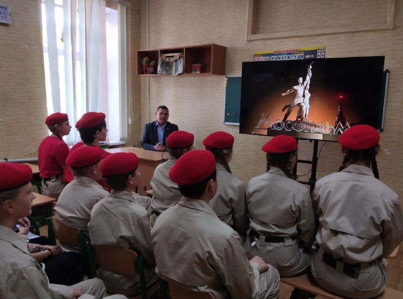 1 июля в Червоногвардейском районе ко Дню ветерана боевых действий в МБУ «Дворец культуры им. К.И. Поченкова» в рамках партийного проекта «Историческая память» прошел показ художественного кинофильма «Солдатик» повествующий... 1 июля в Червоногвардейском районе ко Дню ветерана боевых действий в МБУ «Дворец культуры им. К.И. Поченкова» в рамках партийного проекта «Историческая память» прошел показ художественного кинофильма «Солдатик» повествующий...