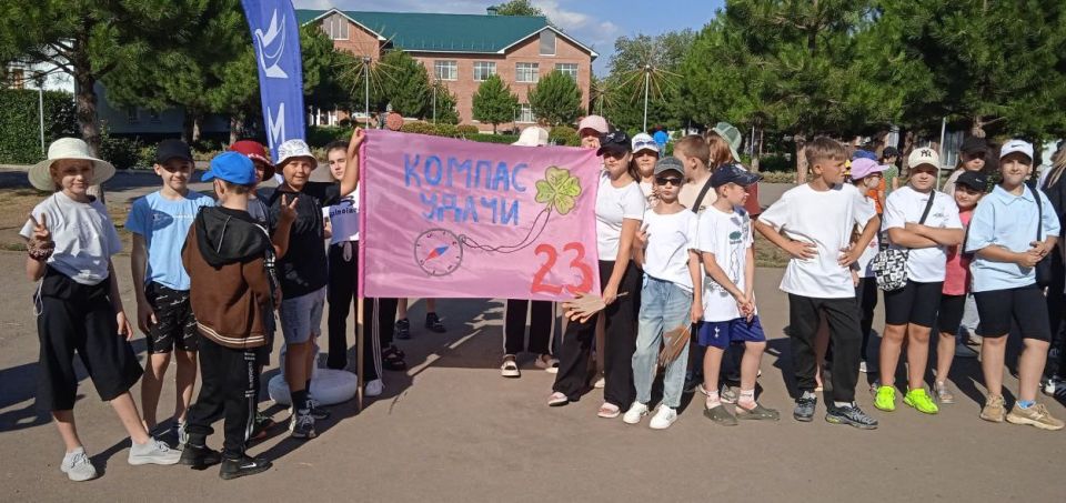 При поддержке шефа-региона Сахалинской области каникулы у 98 шахтерских ребят начались с оздоровления в ДСОЛ «Мир» на побережье Азовского моря При поддержке шефа-региона Сахалинской области каникулы у 98 шахтерских ребят начались с оздоровления в ДСОЛ «Мир» на побережье Азовского моря
