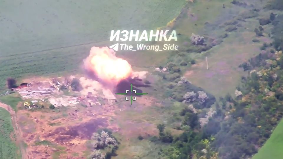 Очередные кадры применения "Герани-2" по прифронтовым целям Очередные кадры применения "Герани-2" по прифронтовым целям