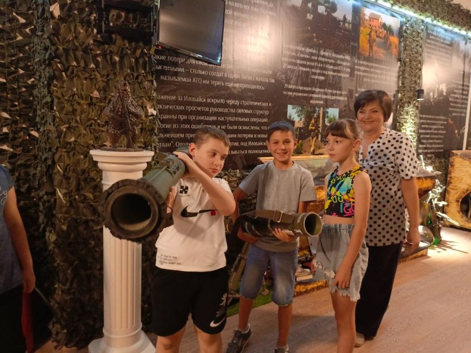 В Комсомольское прошла встреча с участником СВО В Комсомольское прошла встреча с участником СВО