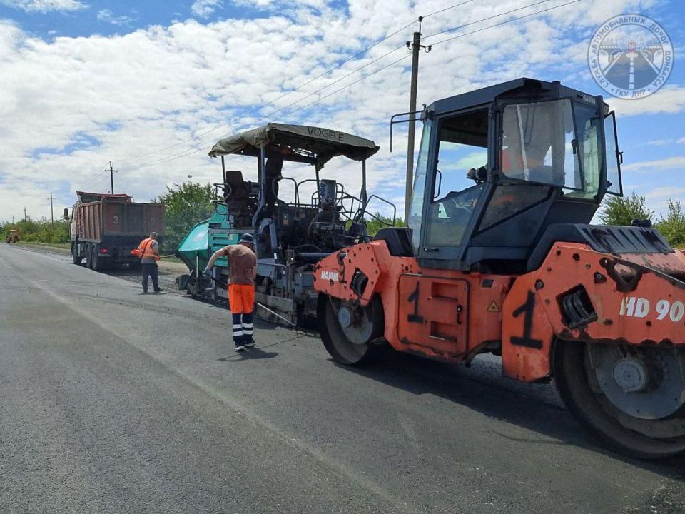 В ДНР активизировались работы по установке дорожных знаков В ДНР активизировались работы по установке дорожных знаков