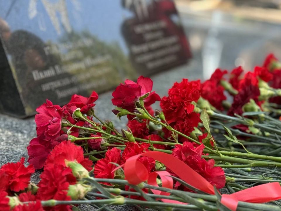 Александр Шатов: В Шахтерске состоялось памятное мероприятие с возложением цветов, посвященное Дню ветеранов боевых действий Александр Шатов: В Шахтерске состоялось памятное мероприятие с возложением цветов, посвященное Дню ветеранов боевых действий