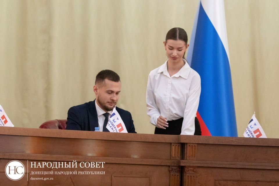 Кирилл Макаров: Состоялось итоговое пленарное заседание Молодёжного Парламента III созыва Кирилл Макаров: Состоялось итоговое пленарное заседание Молодёжного Парламента III созыва