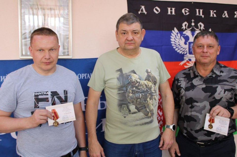 Представители Кузбасса передали гуманитарную помощь в Горловку Представители Кузбасса передали гуманитарную помощь в Горловку