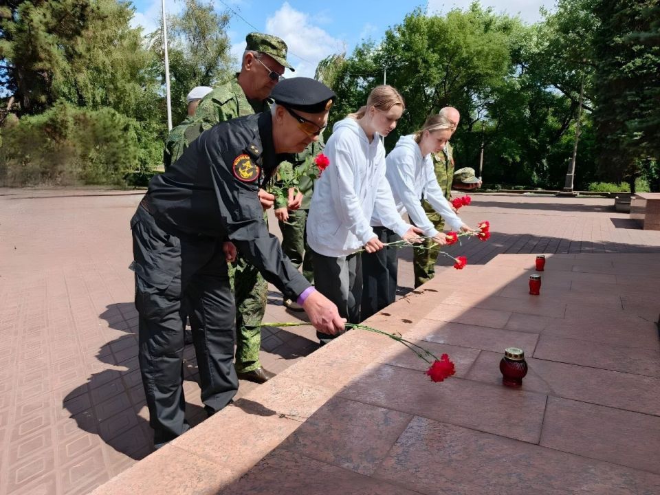 Сегодня, 1 июля, в День ветеранов боевых действий в рамках проекта «Старшие поколения» партии «Единая Россия» проведено мероприятие, цель которого направлена на то, чтобы отдать дань памяти воинам, их мужеству, героизму... Сегодня, 1 июля, в День ветеранов боевых действий в рамках проекта «Старшие поколения» партии «Единая Россия» проведено мероприятие, цель которого направлена на то, чтобы отдать дань памяти воинам, их мужеству, героизму...