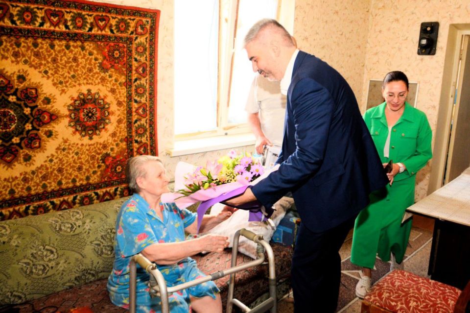 Алексей Дорофеев: Сегодня, в День ветерана боевых действий, выпала особая честь поздравить ветерана Великой Отечественной войны Зою Митрофановну Алексей Дорофеев: Сегодня, в День ветерана боевых действий, выпала особая честь поздравить ветерана Великой Отечественной войны Зою Митрофановну