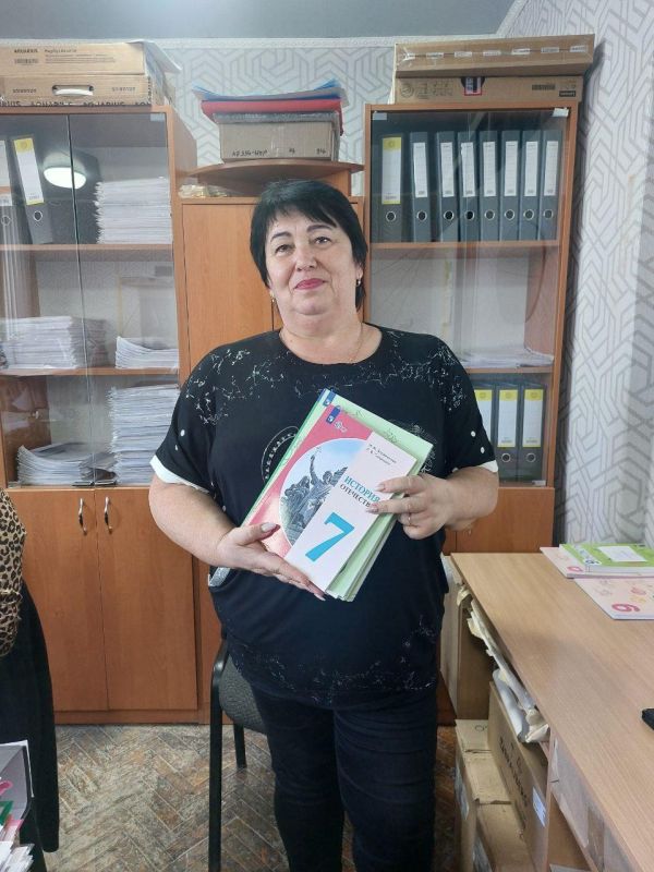Борис Трима: Правительство Смоленской области согласовало с Министерством образования и науки ДНР перечень учебной литературы для учеников 1–11 классов Борис Трима: Правительство Смоленской области согласовало с Министерством образования и науки ДНР перечень учебной литературы для учеников 1–11 классов