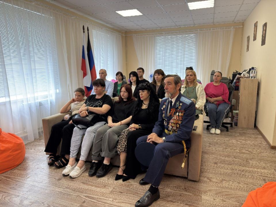 В городском округе Дебальцево состоялся патриотический кинопоказ современного художественного фильма "Солдатик", приуроченный к Дню ветерана боевых действий В городском округе Дебальцево состоялся патриотический кинопоказ современного художественного фильма "Солдатик", приуроченный к Дню ветерана боевых действий
